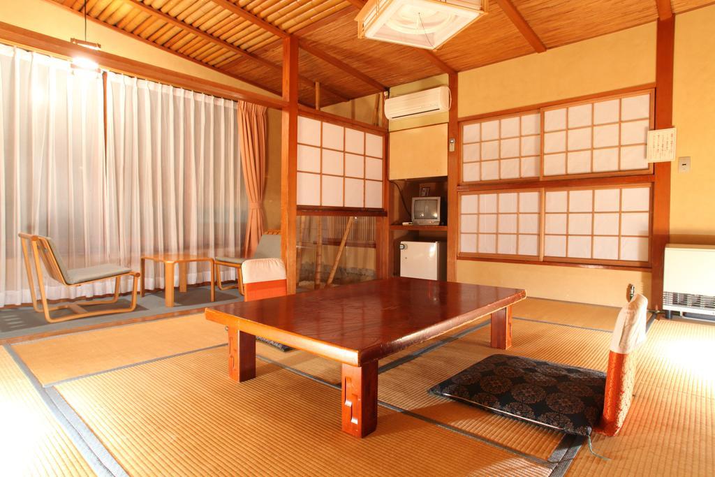 Hatsunoyu Яманучи Стая снимка